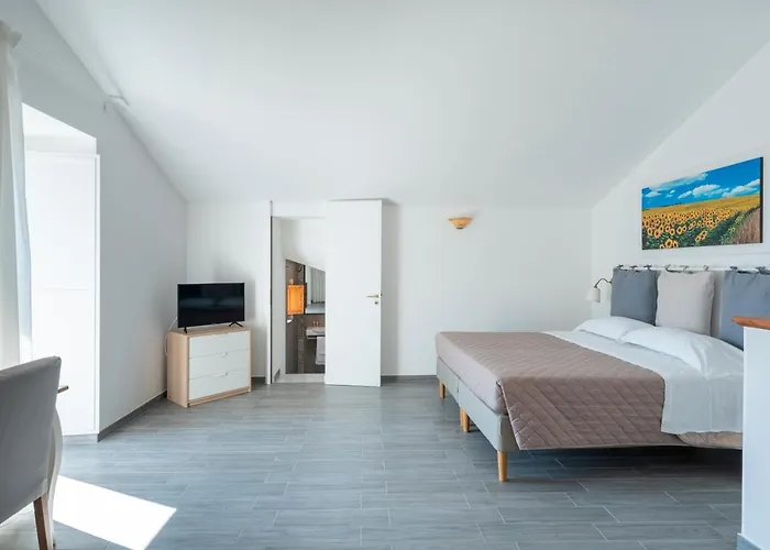 Casale Del Nonno Apartahotel 4*