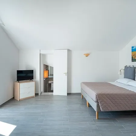 Casale Del Nonno Ξενοδοχείο με διαμερίσματα 4*